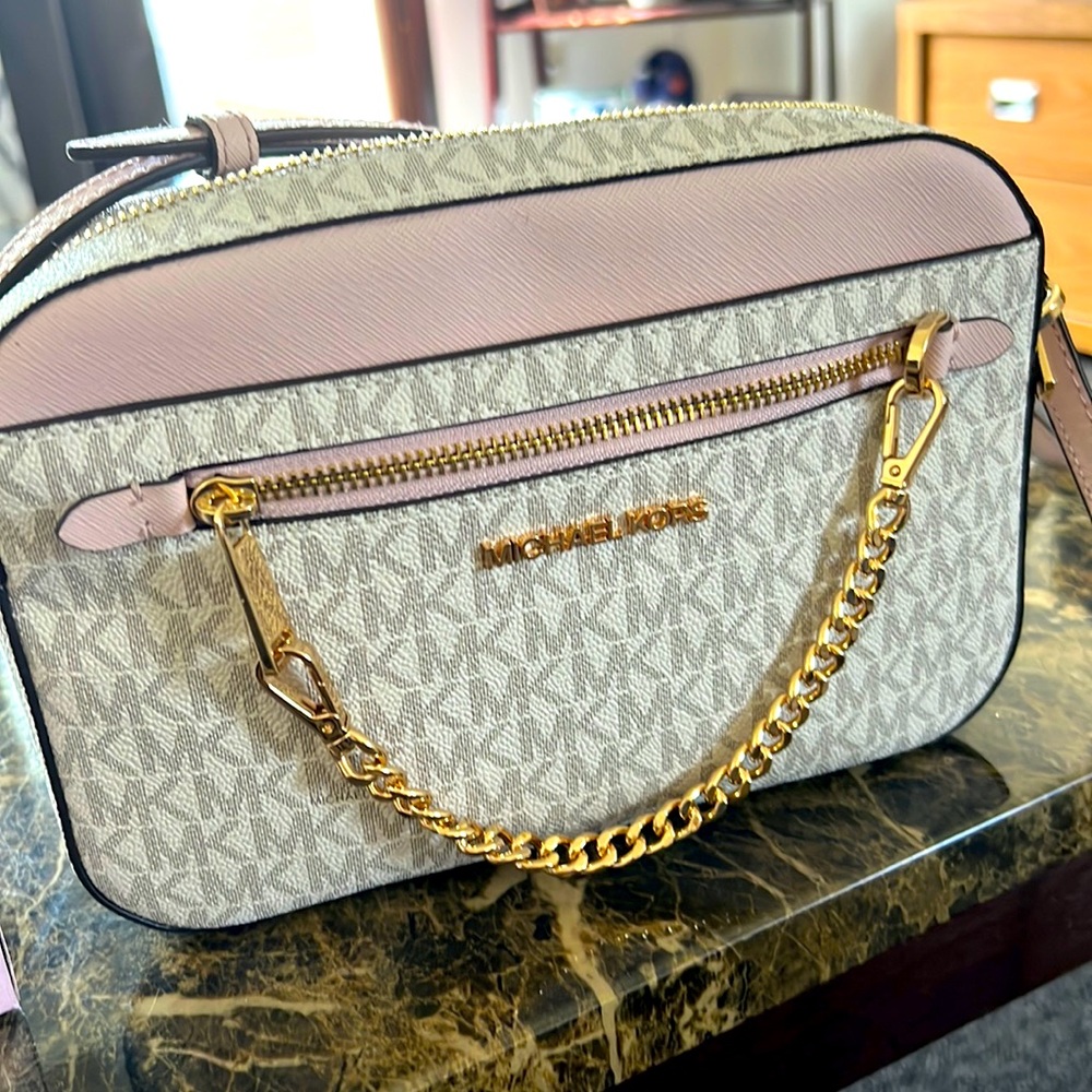 Michael kors crossbody